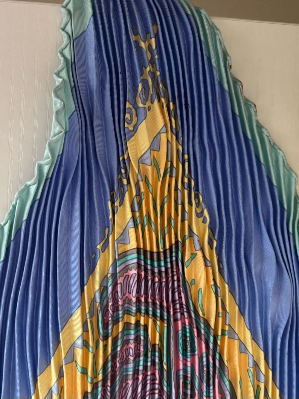 Vintage Hermès "Puzzle II" pleated silk scarf - Picture 5 of 7